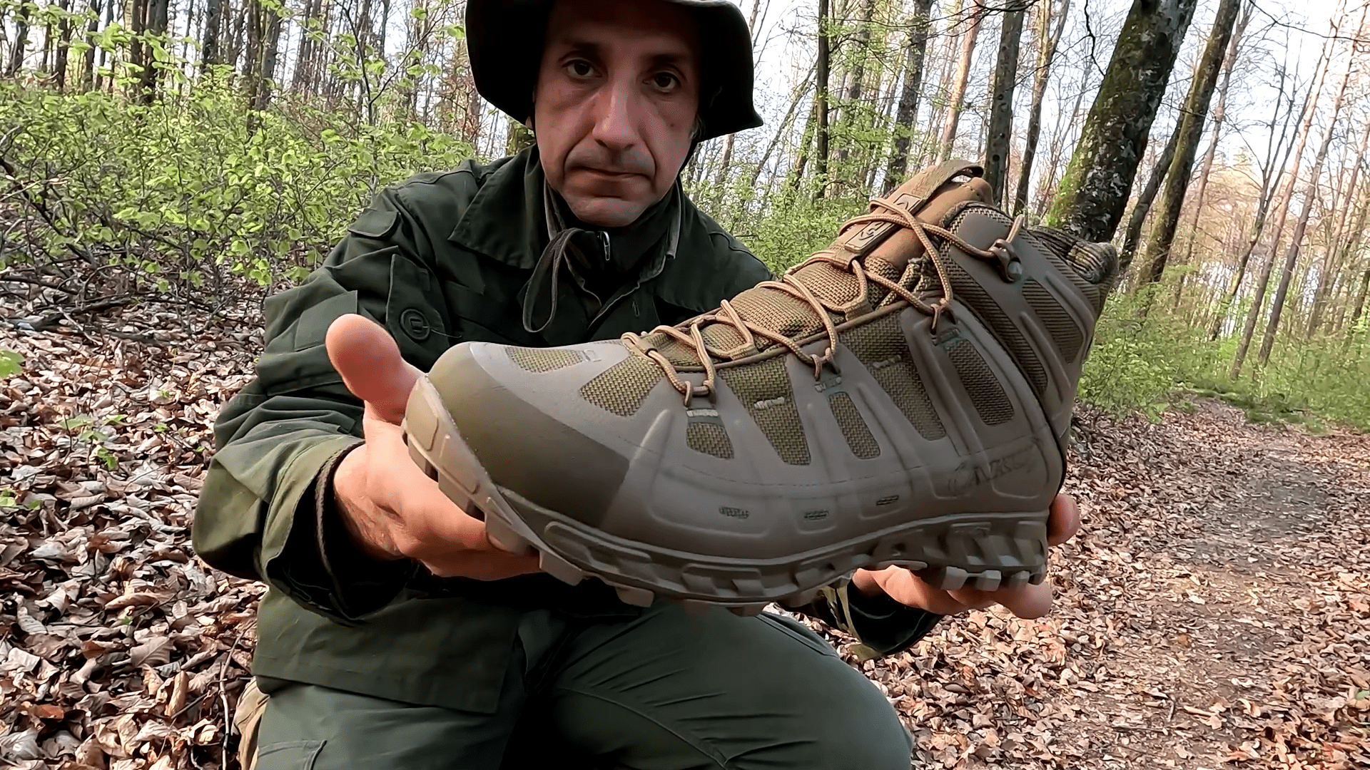 Odkrijte Selvatica Tactical Mid GTX škornje pri Opremljen.si, uradnemu zastopniku AKU za Slovenijo. Profesionalna obutev za vojaško in pohodniško uporabo.