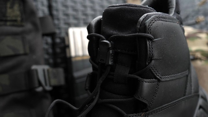  Zanesljivi in vsestranski AKU Tactical Urban Assault GTX škornji za urbana taktična udejstvovanja. Odkrijte najboljše srednje visoke taktične škornje zdaj!