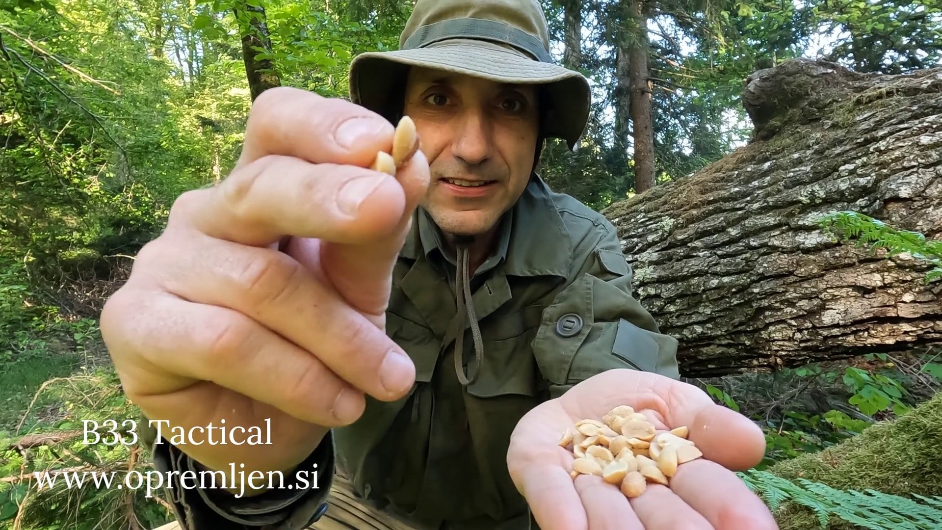 Uživajte v hrustljavosti praženih in soljenih arašidov v priročnem 50g pakiranju. Popoln prigrizek za vse priložnosti. Naročite zdaj za hitro dostavo!