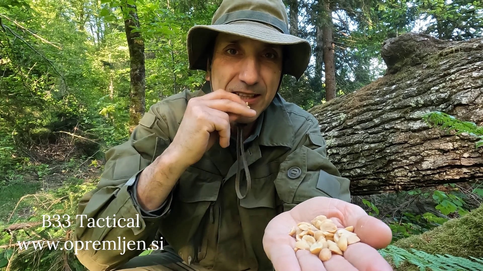 Uživajte v hrustljavosti praženih in soljenih arašidov v priročnem 50g pakiranju. Popoln prigrizek za vse priložnosti. Naročite zdaj za hitro dostavo!