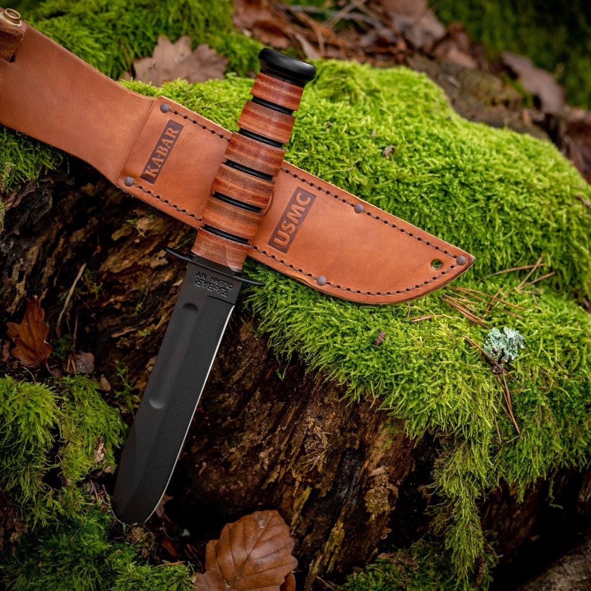 Odkrijte KA-BAR USMC, legendarni vojaški nož iz jekla 1095 Cro-Van. Izjemna trdnost, odpornost proti koroziji in ergonomski ročaj so le nekatere od prednosti tega noža. Preverite primere iz prakse in se opremite za avanture na prostem