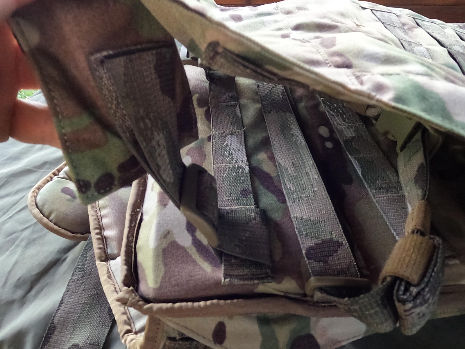 Izberite Karrimor SF Predator vojaški nahrbtnik za prenos oborožitve in streliva na Opremljen.si. Ta taktični nahrbtnik v coyote barvi je idealen za vojake in ljubitelje vojaške opreme. Zagotavlja vam prostornost, vzdržljivost in udobje med prenosom vaše 