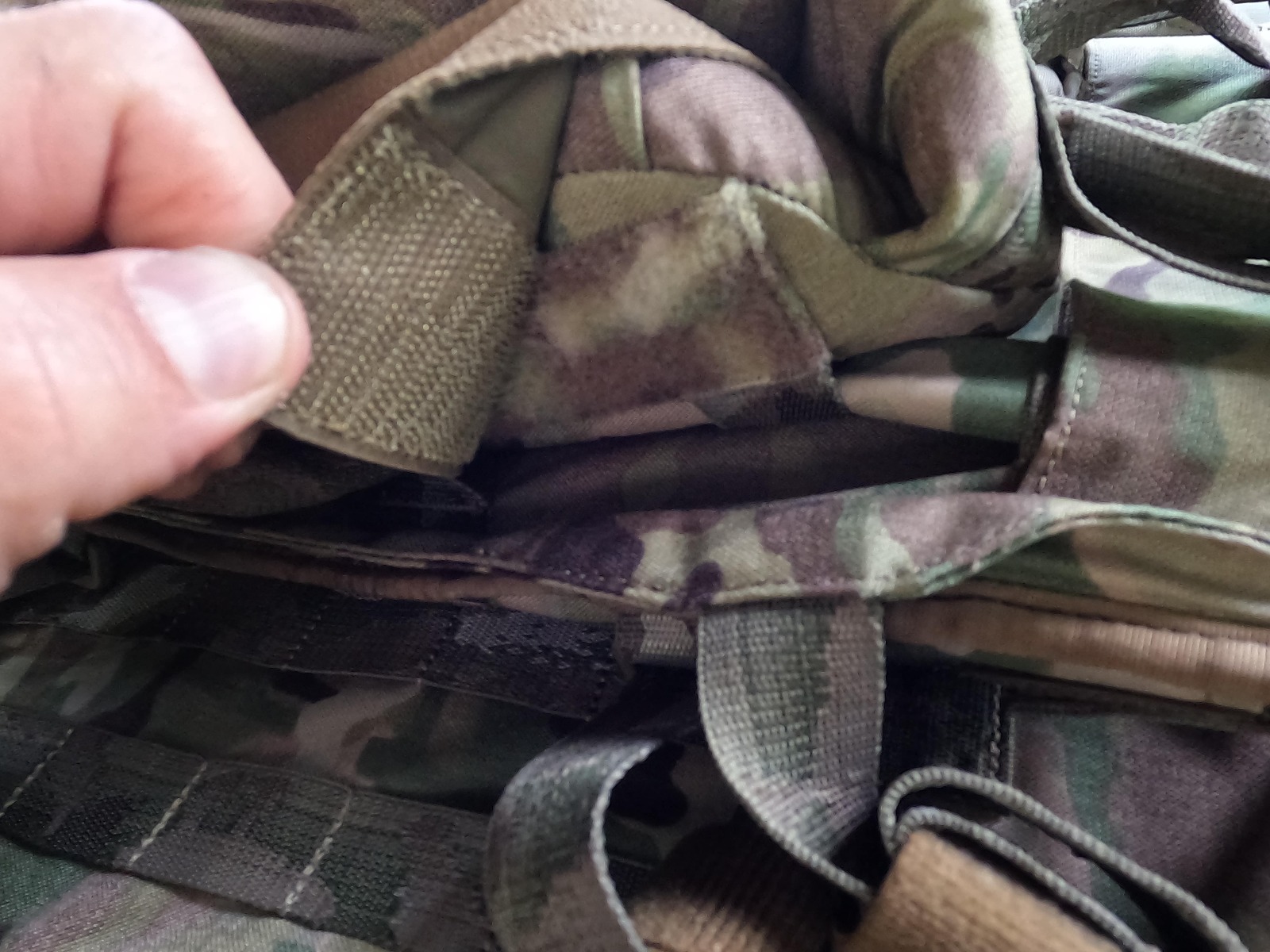 Izberite Karrimor SF Predator vojaški nahrbtnik za prenos oborožitve in streliva na Opremljen.si. Ta taktični nahrbtnik v coyote barvi je idealen za vojake in ljubitelje vojaške opreme. Zagotavlja vam prostornost, vzdržljivost in udobje med prenosom vaše 