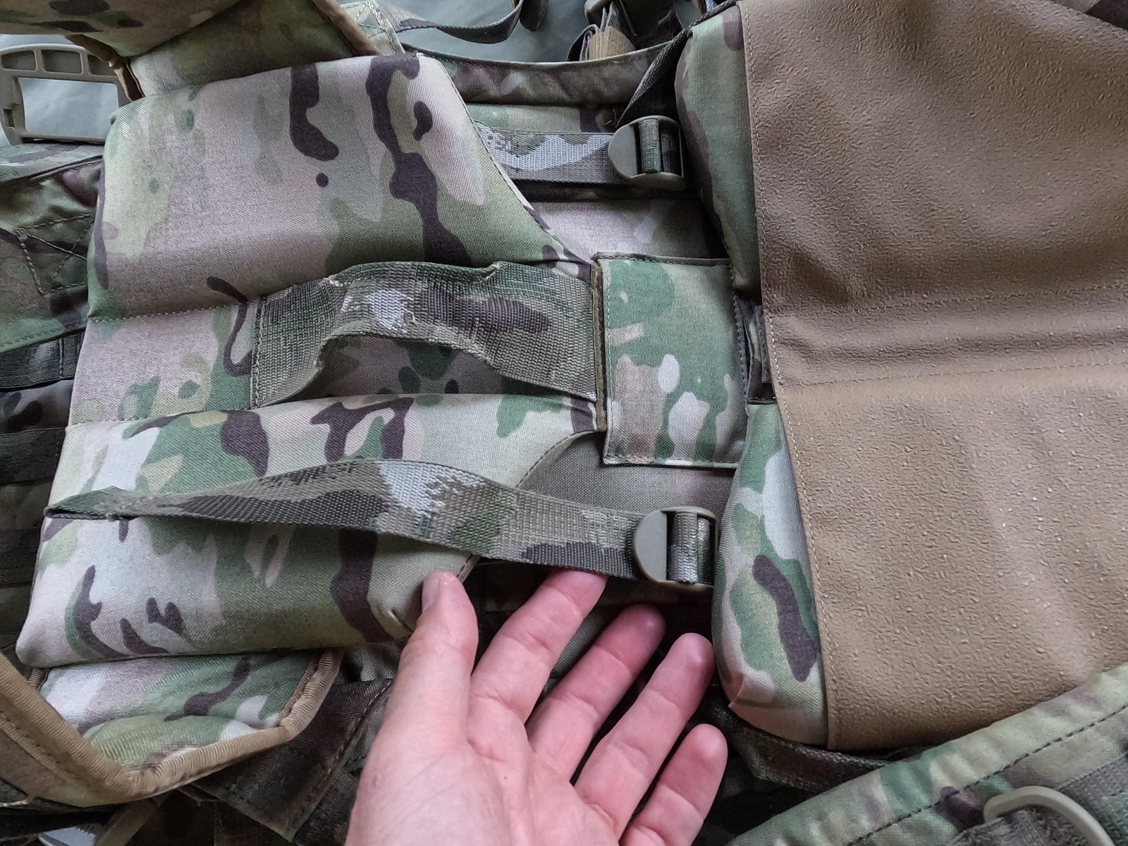 Izberite Karrimor SF Predator vojaški nahrbtnik za prenos oborožitve in streliva na Opremljen.si. Ta taktični nahrbtnik v coyote barvi je idealen za vojake in ljubitelje vojaške opreme. Zagotavlja vam prostornost, vzdržljivost in udobje med prenosom vaše 