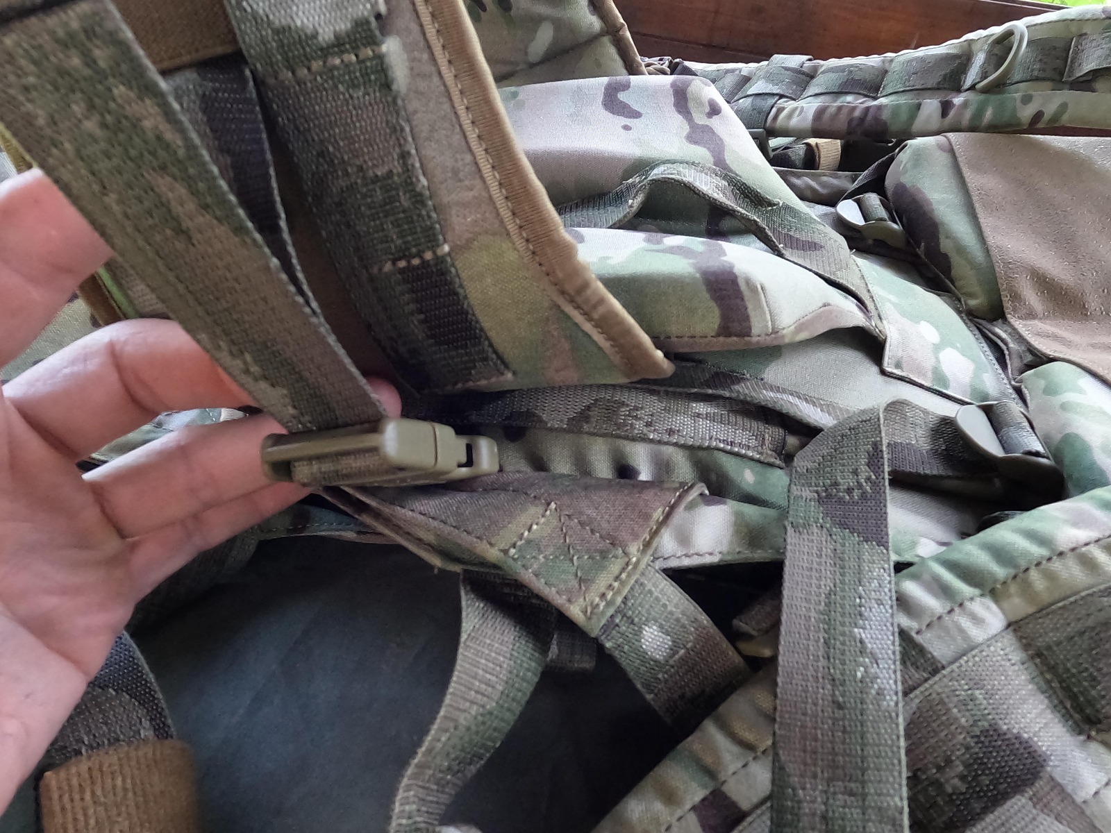Izberite Karrimor SF Predator vojaški nahrbtnik za prenos oborožitve in streliva na Opremljen.si. Ta taktični nahrbtnik v coyote barvi je idealen za vojake in ljubitelje vojaške opreme. Zagotavlja vam prostornost, vzdržljivost in udobje med prenosom vaše 