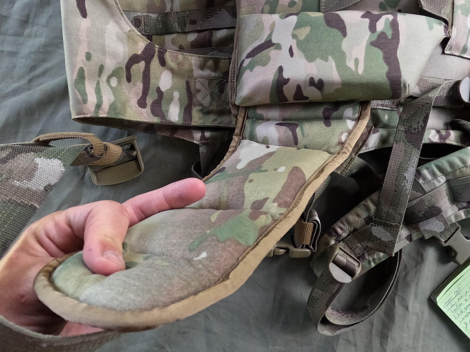 Izberite Karrimor SF Predator vojaški nahrbtnik za prenos oborožitve in streliva na Opremljen.si. Ta taktični nahrbtnik v coyote barvi je idealen za vojake in ljubitelje vojaške opreme. Zagotavlja vam prostornost, vzdržljivost in udobje med prenosom vaše 