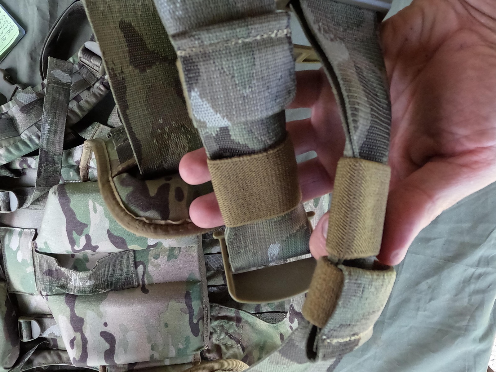 Izberite Karrimor SF Predator vojaški nahrbtnik za prenos oborožitve in streliva na Opremljen.si. Ta taktični nahrbtnik v coyote barvi je idealen za vojake in ljubitelje vojaške opreme. Zagotavlja vam prostornost, vzdržljivost in udobje med prenosom vaše 