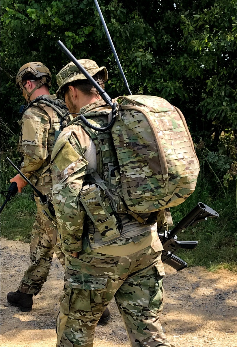 Najboljša izbira za avanturiste in vojaške navdušence - vojaški nahrbtnik Magni 25 s 25 litri prostornine. Kvalitetna, vzdržljiva in praktična oprema za pohodništvo in druge aktivnosti. Opremljen.si.
