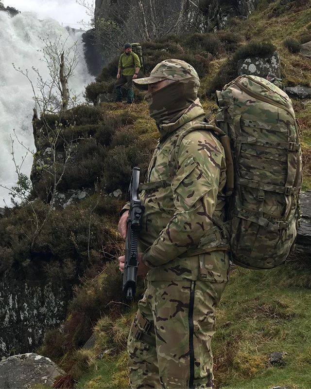 Karrimor SF vojaški nahrbtnik Odin 75 - popolna izbira za avanturiste in ljubitelje narave. Visoka kakovost, prostornost in udobje za potovanja, pohodništvo in kampiranje.