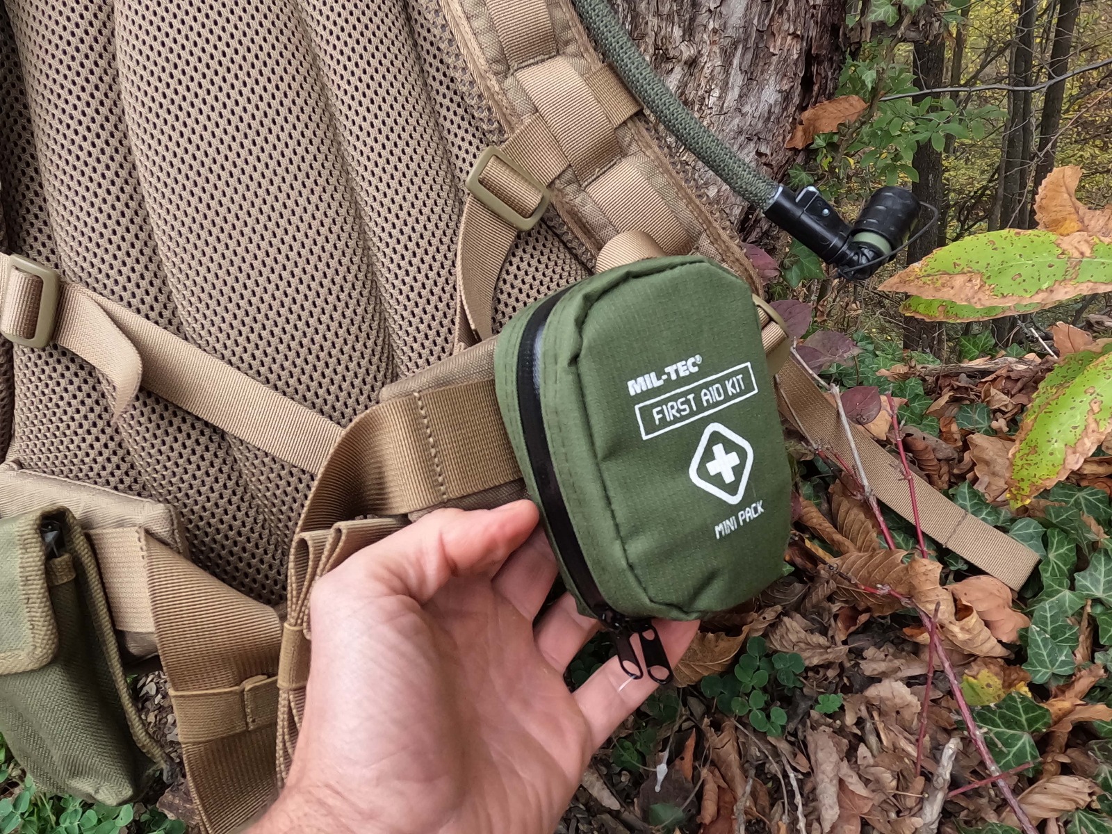 Nahrbtnik Karrimor SF Predator 30 ima zmerno oblazinjen pas za boke s PALS trakovi za pritrjevanje dodatni manjših torbic, kot so prva pomoč, jedilni pribor, kompas, multifunkcijsko orodje,…