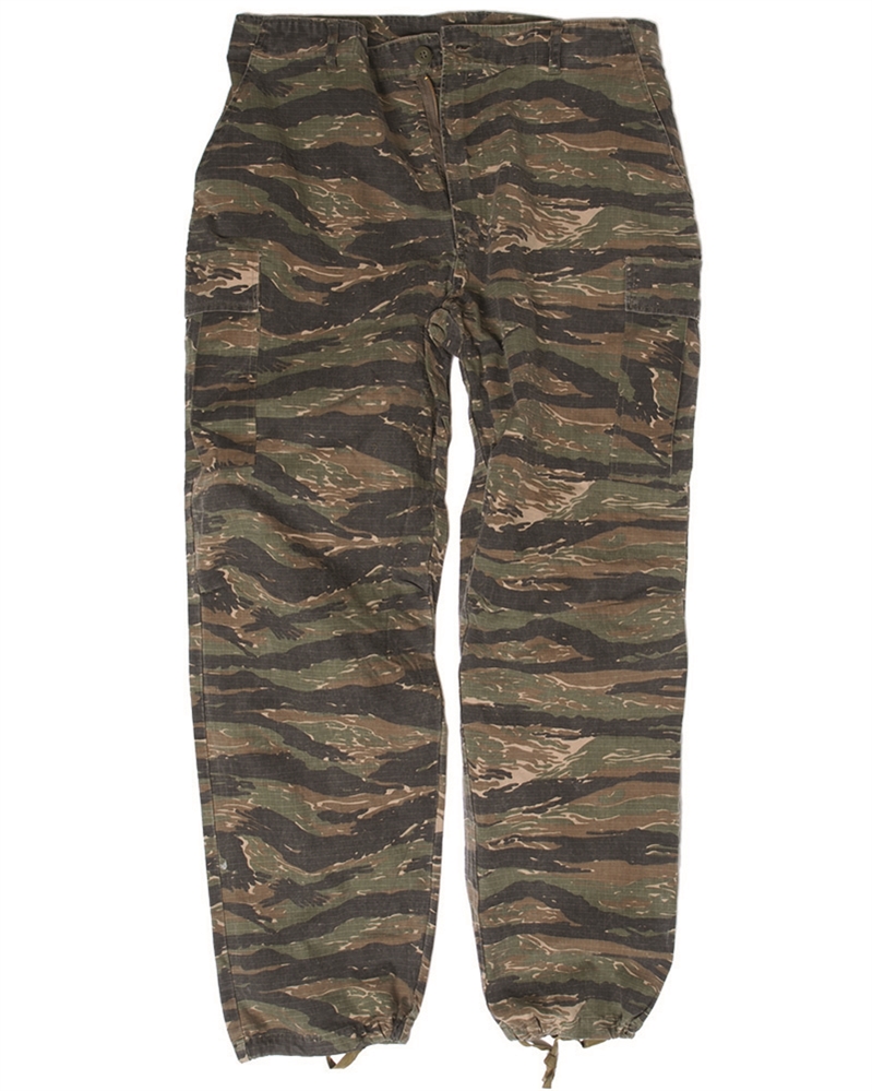 Odkrijte vojaške US bojne hlače Vietnam Jungle Pants Tiger Stripe. Visokokakovostne taktične hlače za avanturiste in ljubitelje vojaške mode. Naročite zdaj!