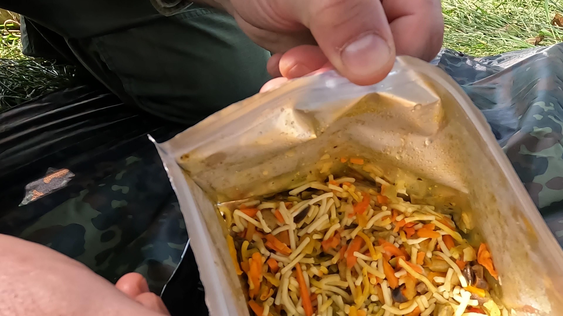 Preverite Tactical Foodpack vegetarijanski wok z rezanci - okusno, hranljivo in praktično obrok za avanture na prostem. Uživajte v vrhunski kakovosti in enostavni pripravi. Kupite ga na Opremljen.si!