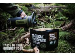 V TACTICAL FOODPACK paket dodamo vročo vodo, nekoliko počakamo in pripravljen imamo okusen ter zdrav obrok.