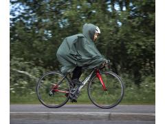 SAVOTTA dežni pončo se uporablja za zaščito pred dežjem ko hodimo, kolesarimo, jezdimo ter kot alternativa šotoru