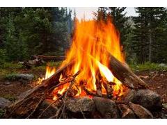 Kako zakuriti taborni ogenj v deževnem vremenu – del 1