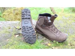 AKU TACTICAL škorenj Pilgrim GTX Combat FG M, se uporablja v pehotnih, mornariških in zračnih silah, predvsem za delovanje v visoko intenzivnih bojnih nalogah.
