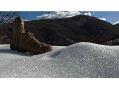 AKU Tactical taktični škorenj SELVATICA TACTICAL MID GTX je škorenj dizajniran za uporabo na različnih terenih ter za hitro premikanje v popolnem udobju