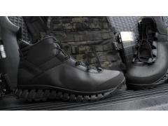 Pregled srednje visokih taktičnih škornjev AKU TACTICAL URBAN ASSAULT GTX: Zanesljivost in vsestranskost za taktična udejstvovanja v urbanem okolju