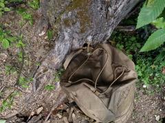 Na zgornji zunanji strani nahrbtnika Karrimor SF Predator 30, se nahaja uporabni Shock cord nosilni sistem z elastificiranimi vrvicami (Shock cord carry system)